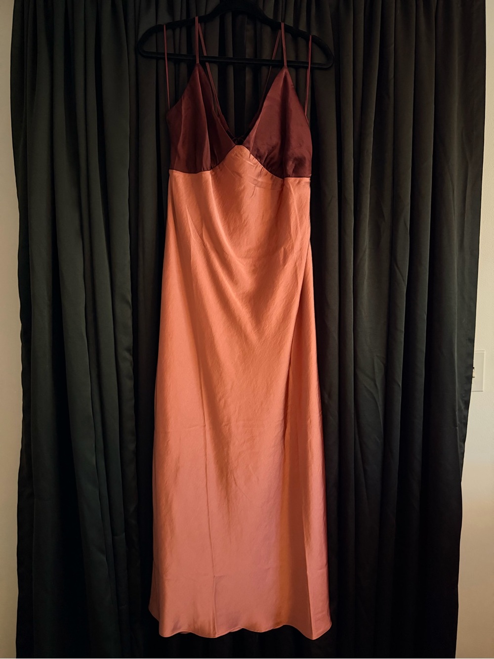 A&F satin maxi - Picture 2 of 3
